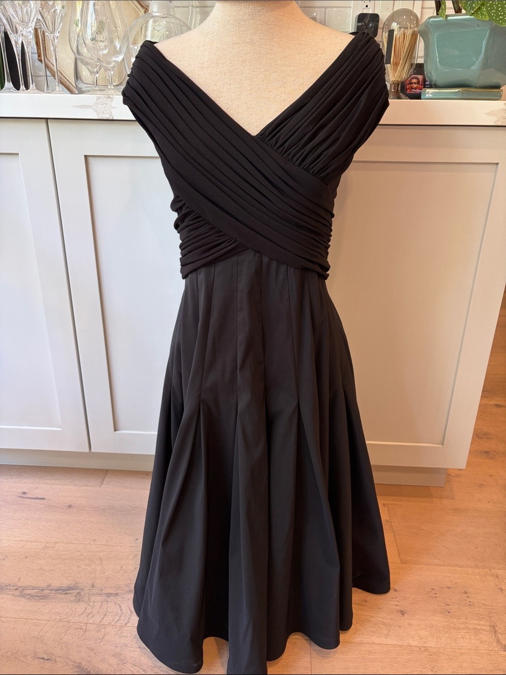 Adrianna Papell Elegant Black Wide V-Neck Midi Dress fitted bodice Full skirt